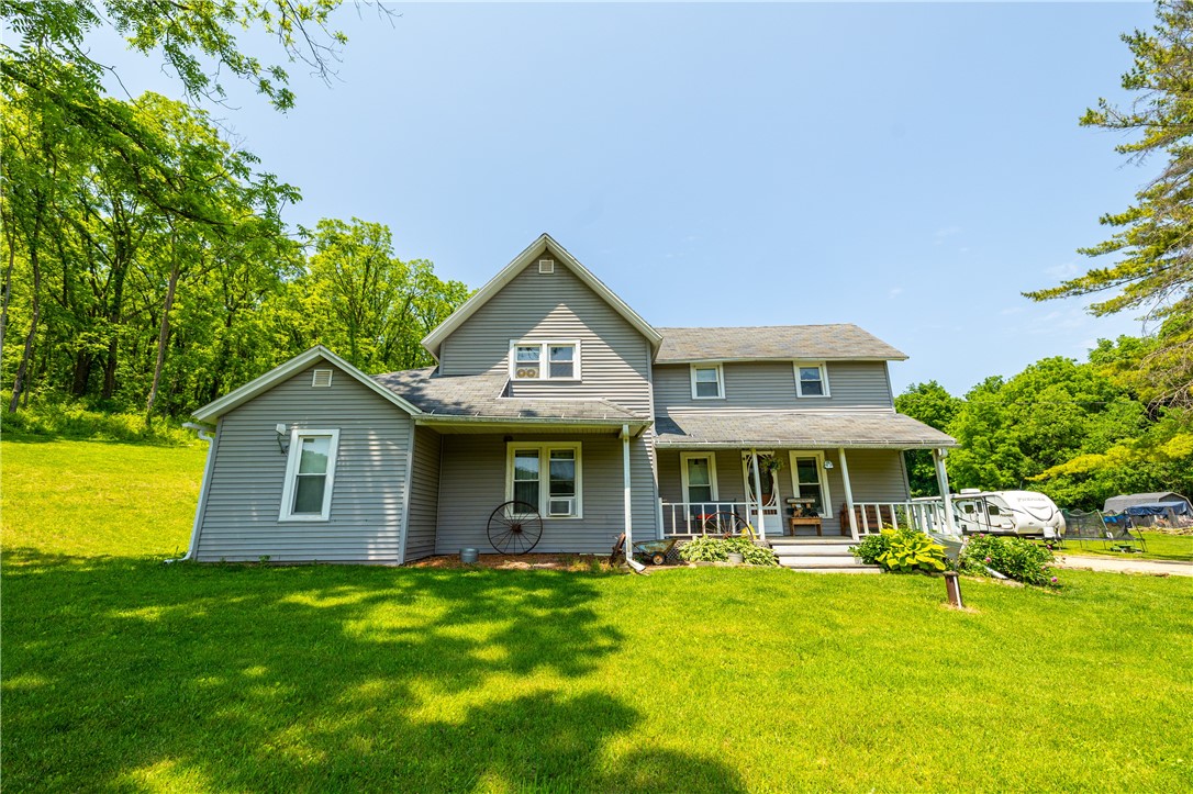 Wisconsin property for sale listing in Richland Center Residentialhouse for sale picture with an address of 30784 County Highway OO in Richland Center and a list price of 365000