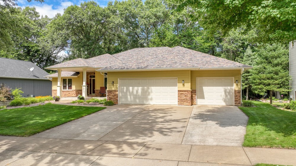 Wisconsin property for sale listing in Eau Claire Residentialhouse for sale picture with an address of 3122 Anric Drive in Eau Claire and a list price of 669900