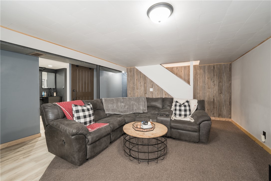 3136-Mitchell-Eau-Claire-WI-54703-2