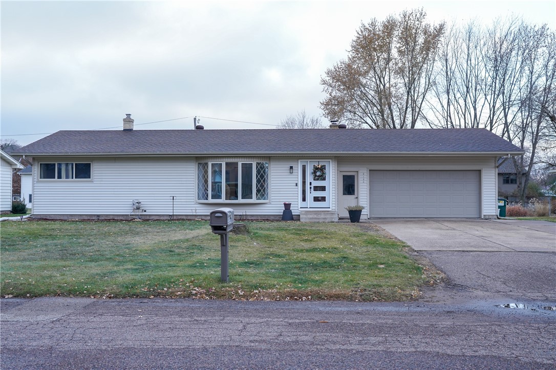 3136-Mitchell-Eau-Claire-WI-54703-6