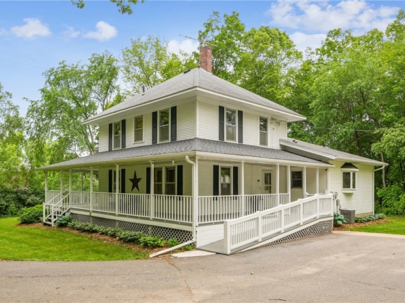 Residentialhouse for sale picture with an address of  3220 50th Avenue in Knapp and a list price of 634900