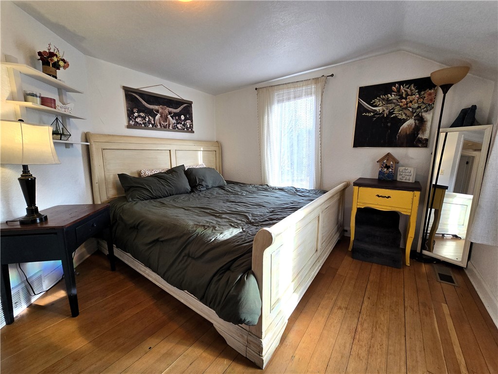 3233-Potter-Eau-Claire-WI-54703-2