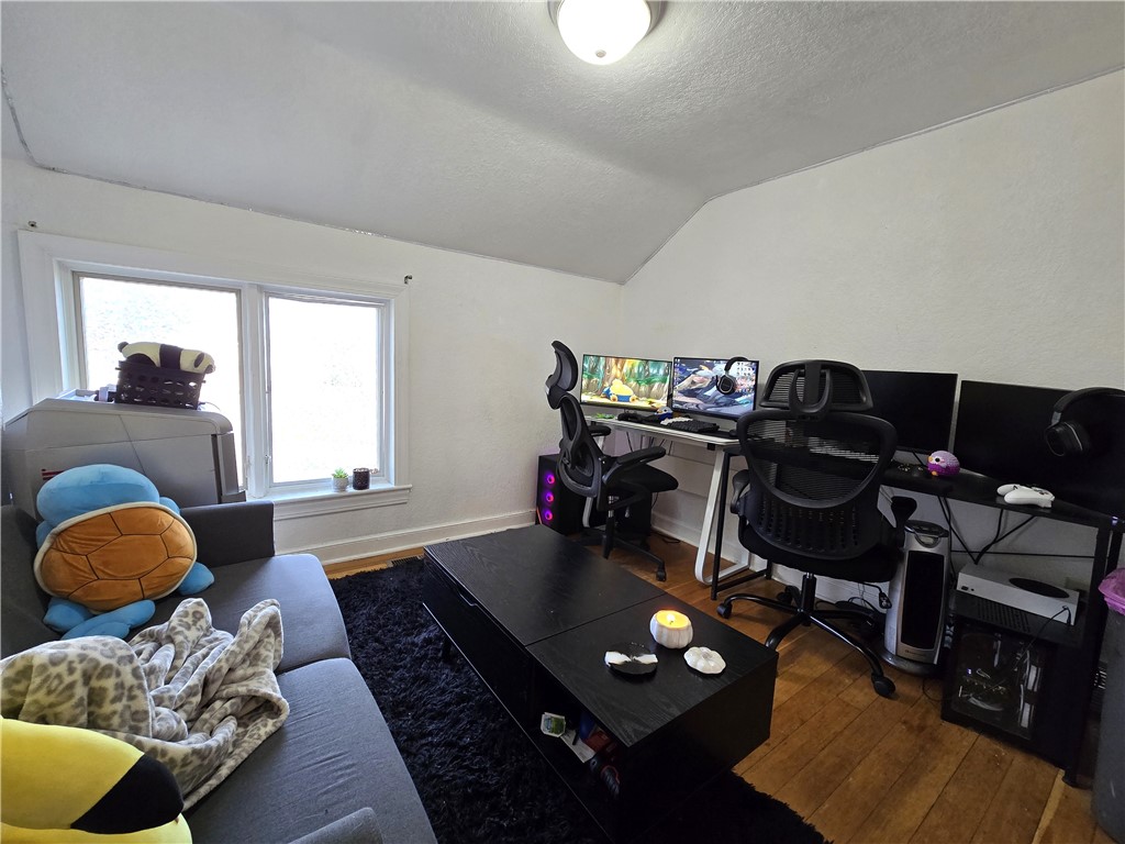 3233-Potter-Eau-Claire-WI-54703-5