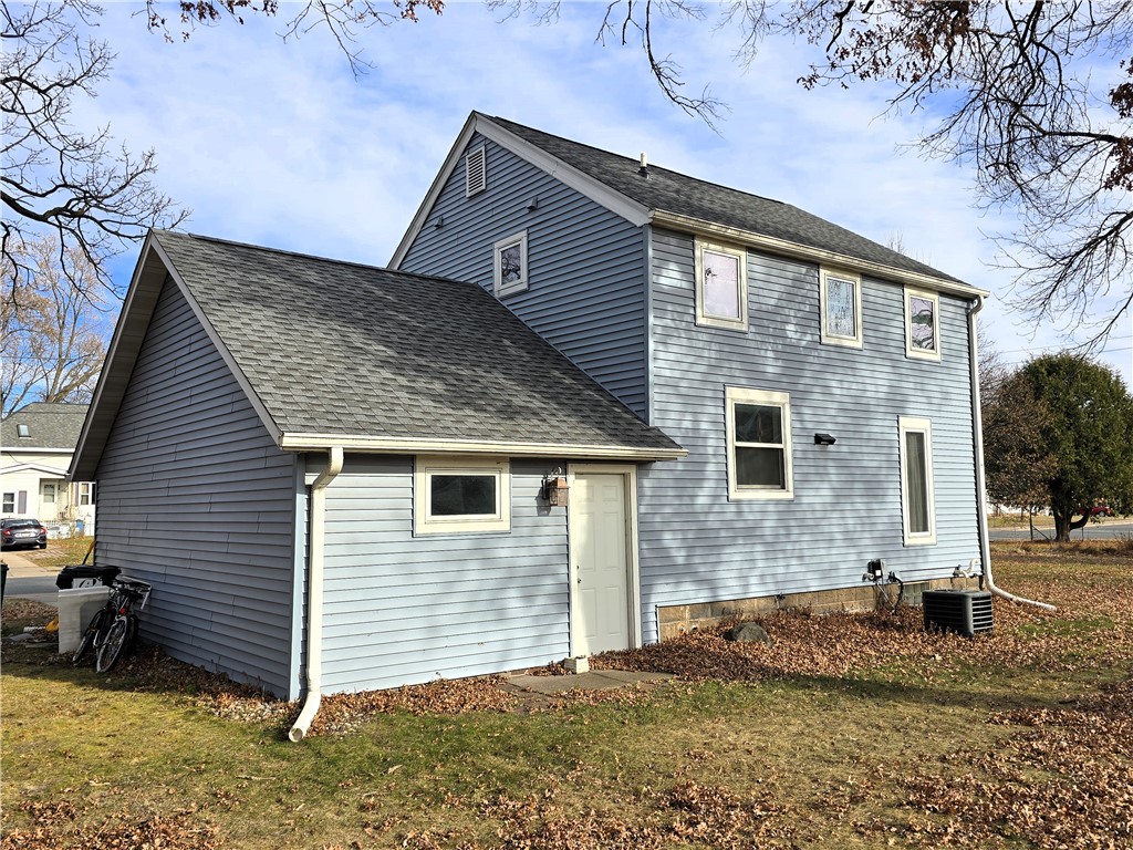 3233-Potter-Eau-Claire-WI-54703-6