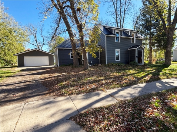 Residentialhouse for sale picture with an address of  331 Phipps Avenue in Rice Lake and a list price of 209900