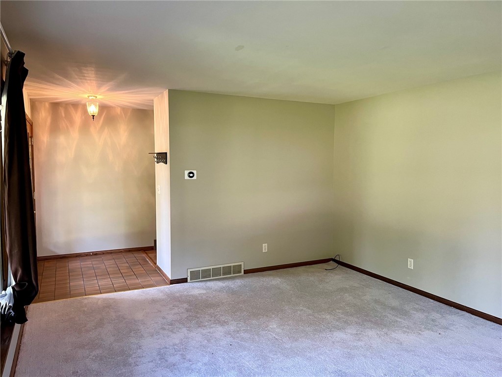 3334-Hester-Eau-Claire-WI-54701-3