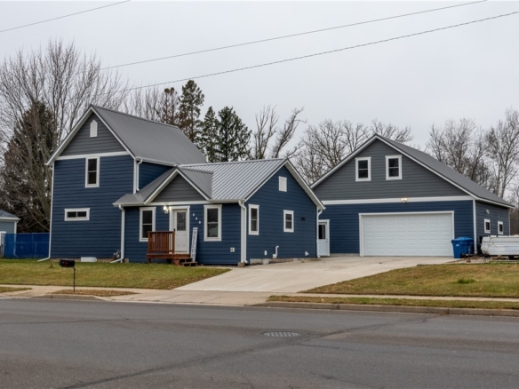 Residentialhouse for sale picture with an address of  338 Wisconsin Avenue in Rice Lake and a list price of 359900