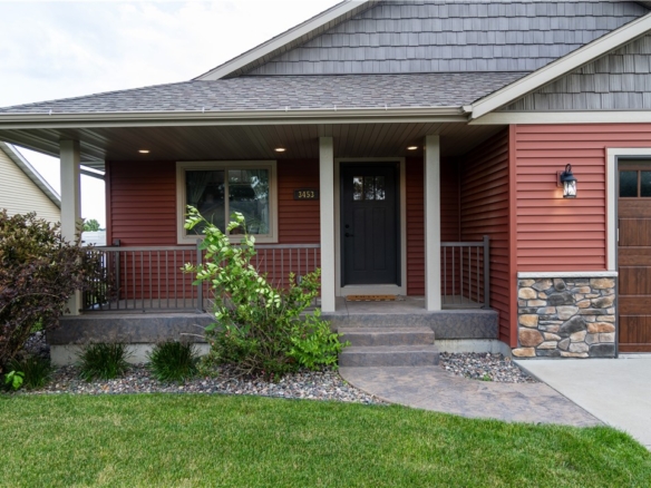 Residentialhouse for sale picture with an address of  3453 Creek Ridge Drive in Eau Claire and a list price of 400000