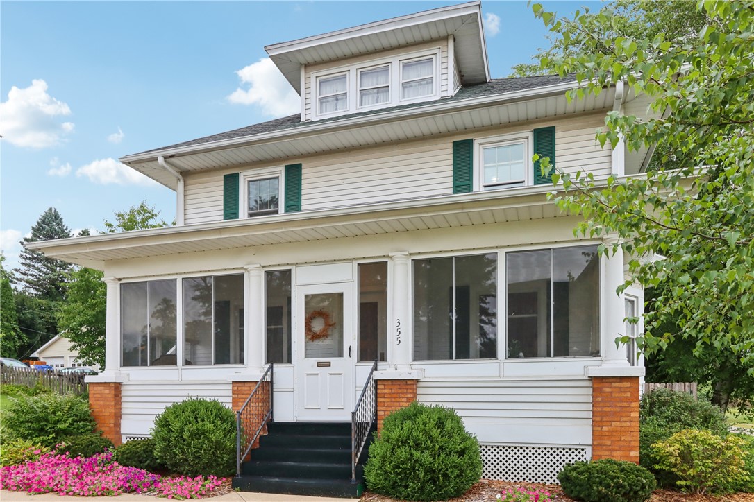 Wisconsin property for sale listing in Waterloo Residentialhouse for sale picture with an address of 355 Madison Street in Waterloo and a list price of 344900