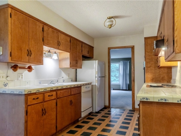 Residentialhouse for sale picture with an address of  3739 20th Street in Elk Mound and a list price of 335000