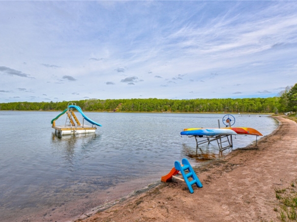 Residentialhouse for sale picture with an address of  3844 State Road 77  in Danbury and a list price of 915000