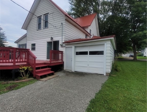 Residentialhouse for sale picture with an address of  400 Oak Street in Neillsville and a list price of 210000