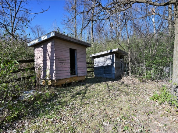 Residentialhouse for sale picture with an address of  4003 Spur Rd Road in Shell Lake and a list price of 192000