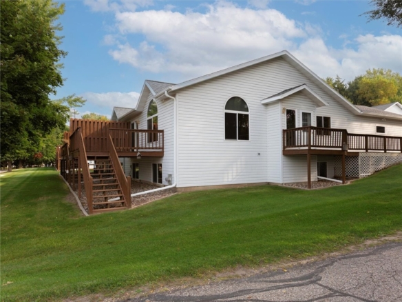 Residentialhouse for sale picture with an address of  412 Lee Street in Durand and a list price of 249900