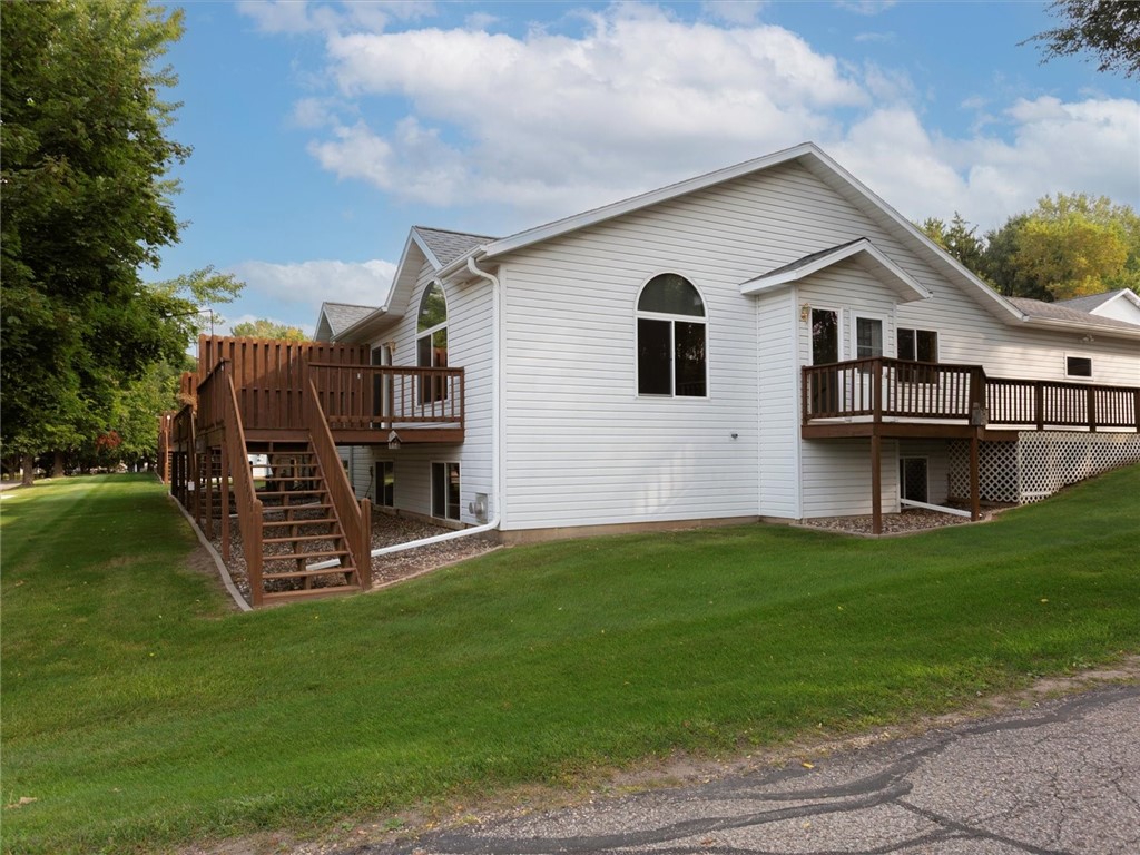 Residentialhouse for sale picture with an address of  412 Lee Street in Durand and a list price of 249900