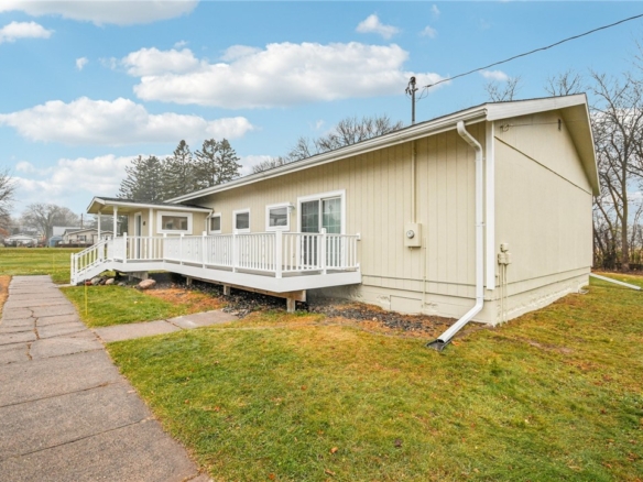 Residentialhouse for sale picture with an address of  418 5th Street in Centuria and a list price of 169000