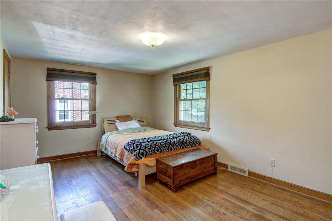 422-Roosevelt-Eau-Claire-WI-54701-4