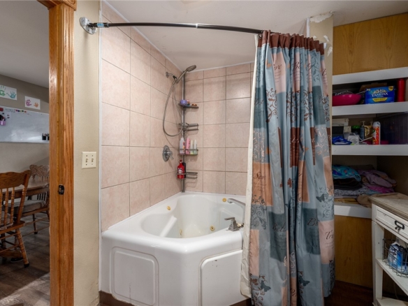 Residentialhouse for sale picture with an address of  423 Cedar Street in Chippewa Falls and a list price of 279900