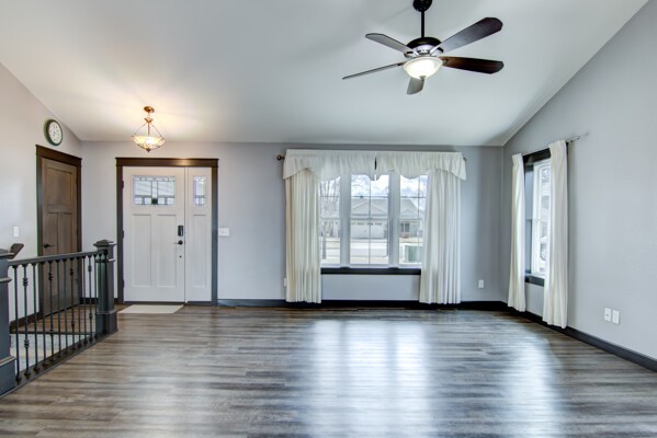 4240-Clay-Eau-Claire-WI-54701-1