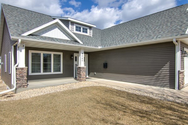 4240-Clay-Eau-Claire-WI-54701-5