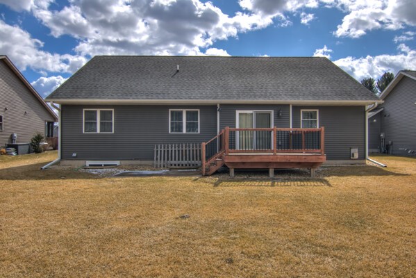 4240-Clay-Eau-Claire-WI-54701-7