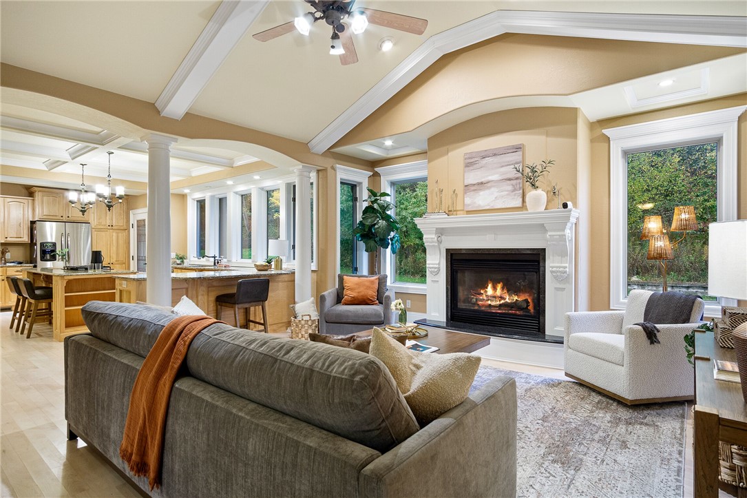 4616-Oakwood-Hills-Eau-Claire-WI-54701-2