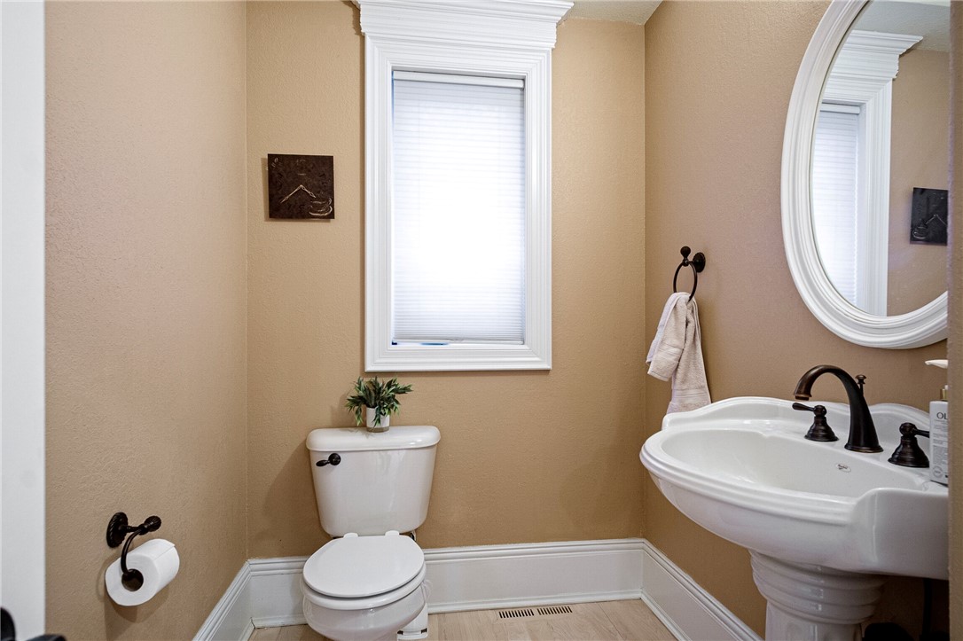 4616-Oakwood-Hills-Eau-Claire-WI-54701-4