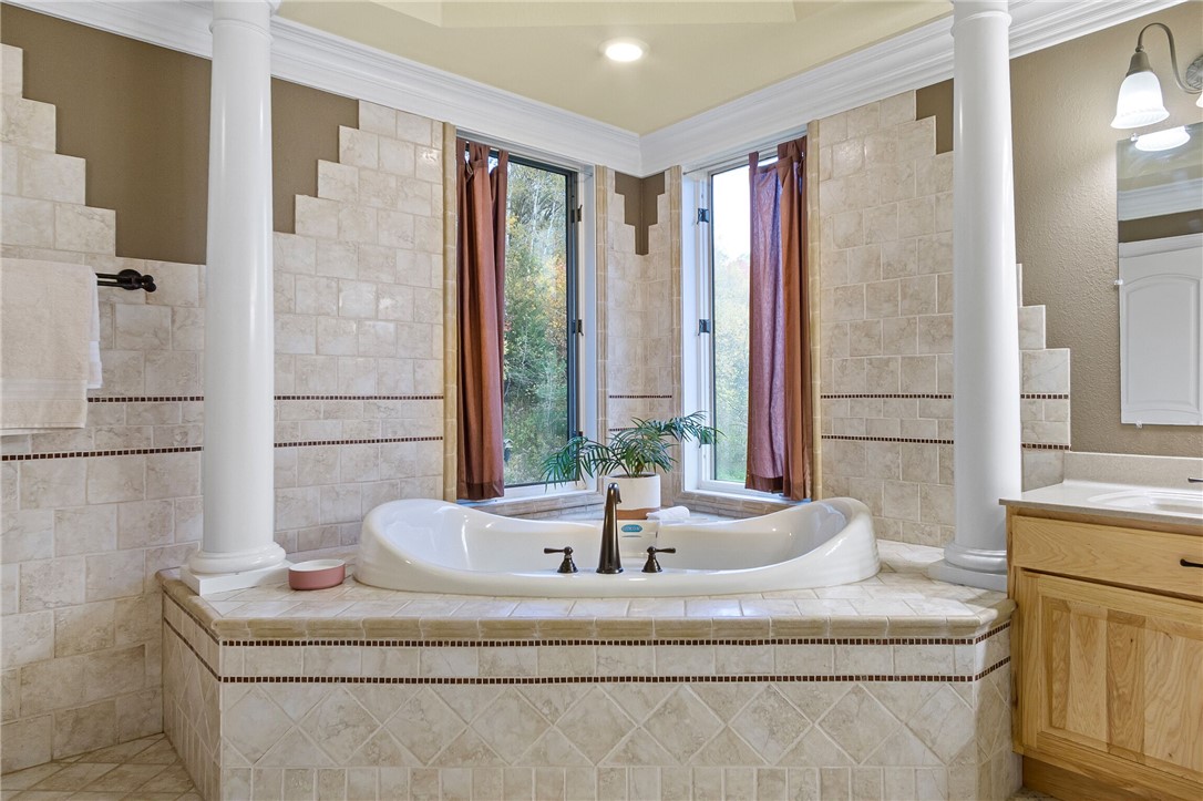 4616-Oakwood-Hills-Eau-Claire-WI-54701-5