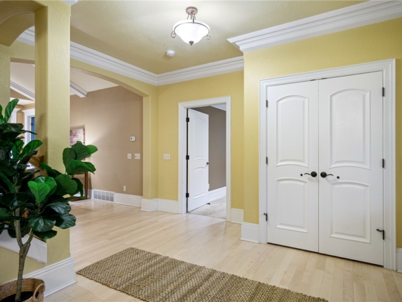 Residentialhouse for sale picture with an address of  4616 Oakwood Hills Parkway in Eau Claire and a list price of 635000