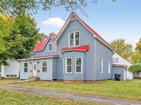 Residentialhouse for sale picture with an address of  503 11th Street in Menomonie and a list price of 214900