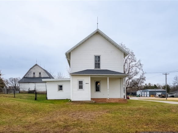 Residentialhouse for sale picture with an address of  50482 3rd Street in Eleva and a list price of 218900