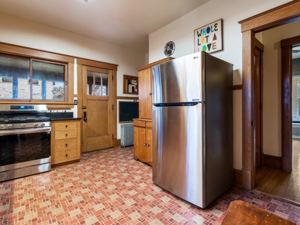 Residentialhouse for sale picture with an address of  505 Dover Street in Chippewa Falls and a list price of 420000