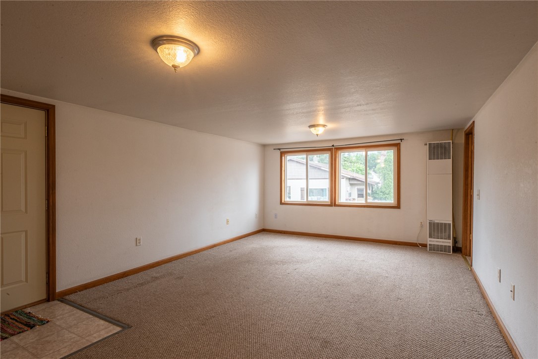 5138N-Main-Winter-WI-54896-2