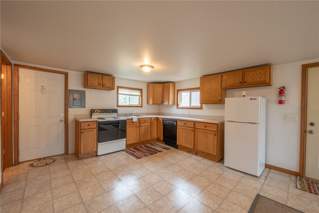 5138N-Main-Winter-WI-54896-5