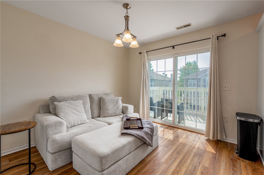 5221-Stonewood-Eau-Claire-WI-54703-4