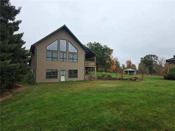 Residentialhouse for sale picture with an address of  530 18th Street in Chetek and a list price of 545000