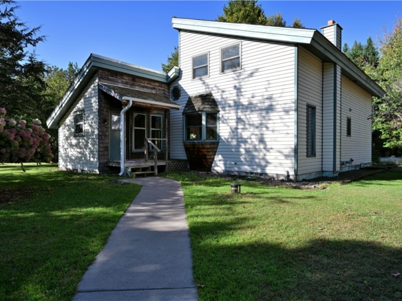 Residentialhouse for sale picture with an address of  5435 Austin Lake Rd  in Webster and a list price of 595000