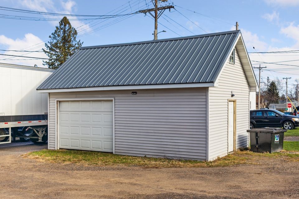 613 E La Salle Avenue Barron WI 54812 — photo 18