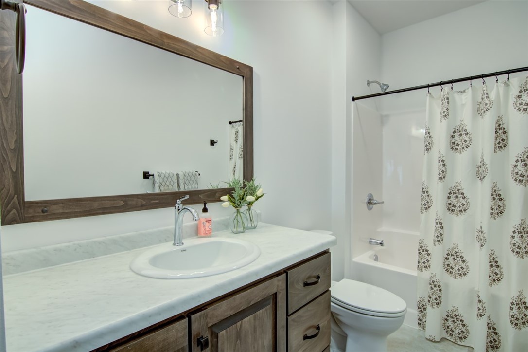 6483-Silver-Lake-Eau-Claire-WI-54703-4