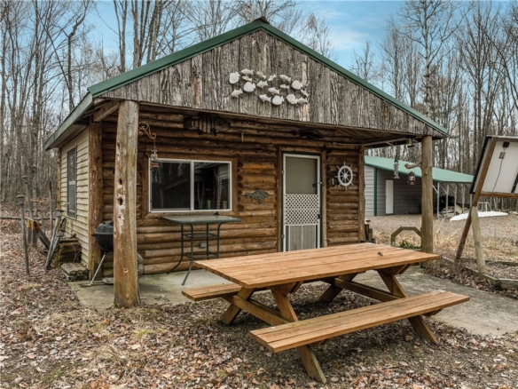 Residentialhouse for sale picture with an address of  6549 Kaiser Road in Hawkins and a list price of 89000