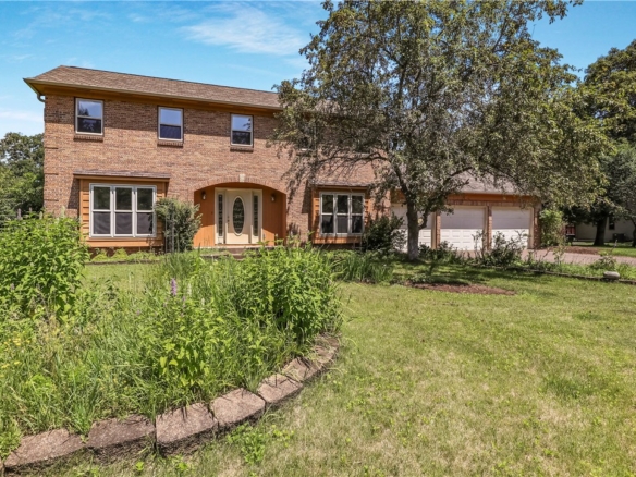 Residentialhouse for sale picture with an address of  6720 Shore Drive in Altoona and a list price of 590000