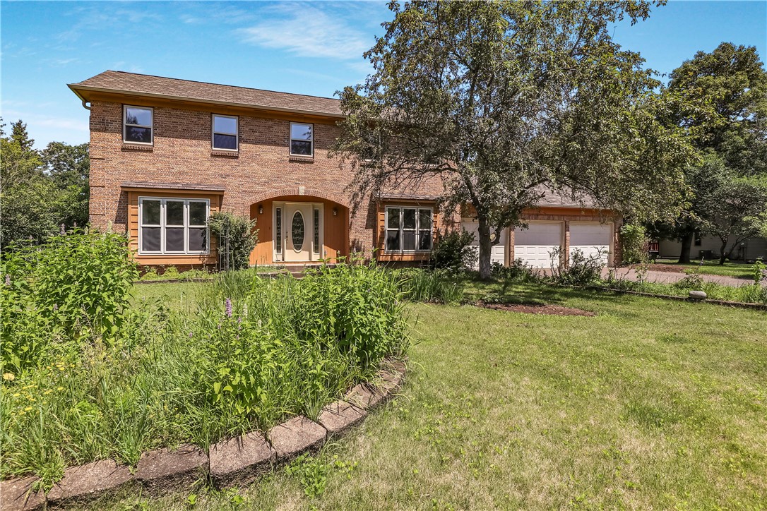 Residentialhouse for sale picture with an address of  6720 Shore Drive in Altoona and a list price of 590000