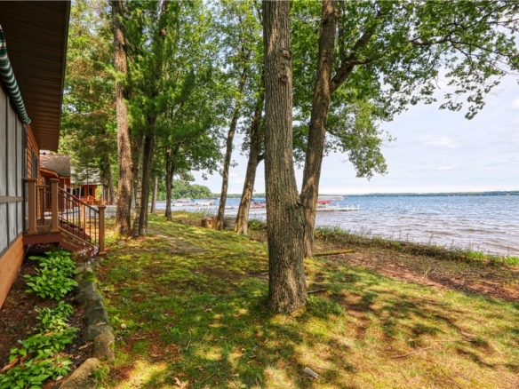 Residentialhouse for sale picture with an address of  6870 Victory Heights Circle in Stone Lake and a list price of 749000