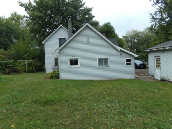 Residentialhouse for sale picture with an address of  711 Madison Street in Durand and a list price of 90000