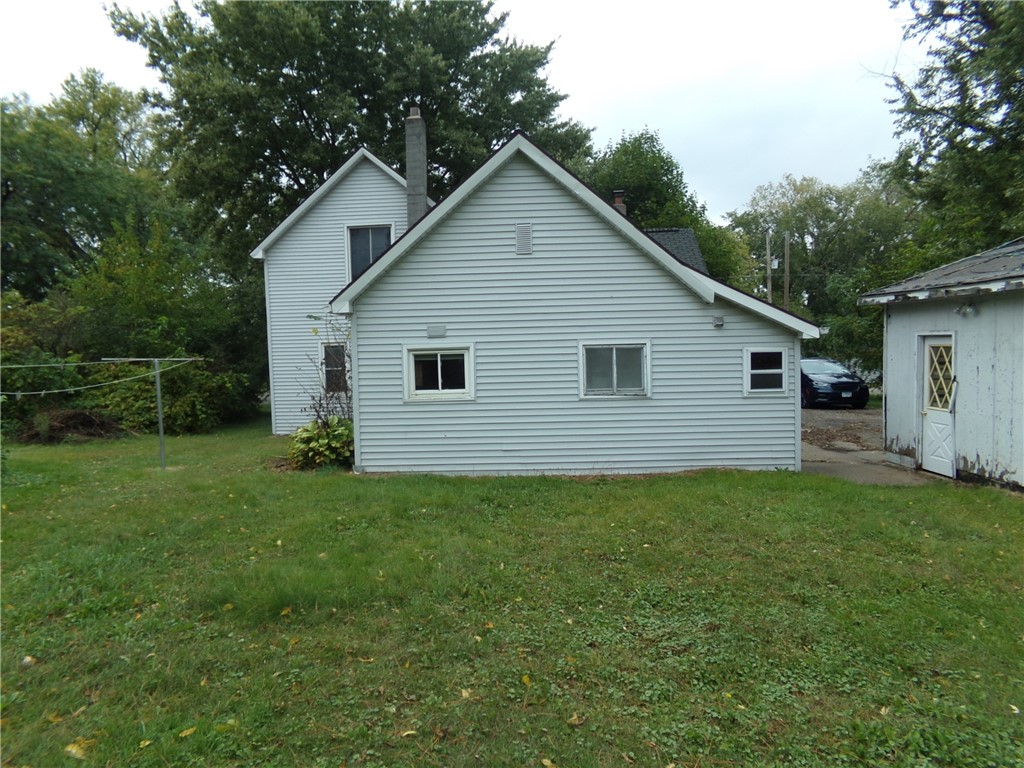 Wisconsin property for sale listing in Durand Residentialhouse for sale picture with an address of 711 Madison Street in Durand and a list price of 90000