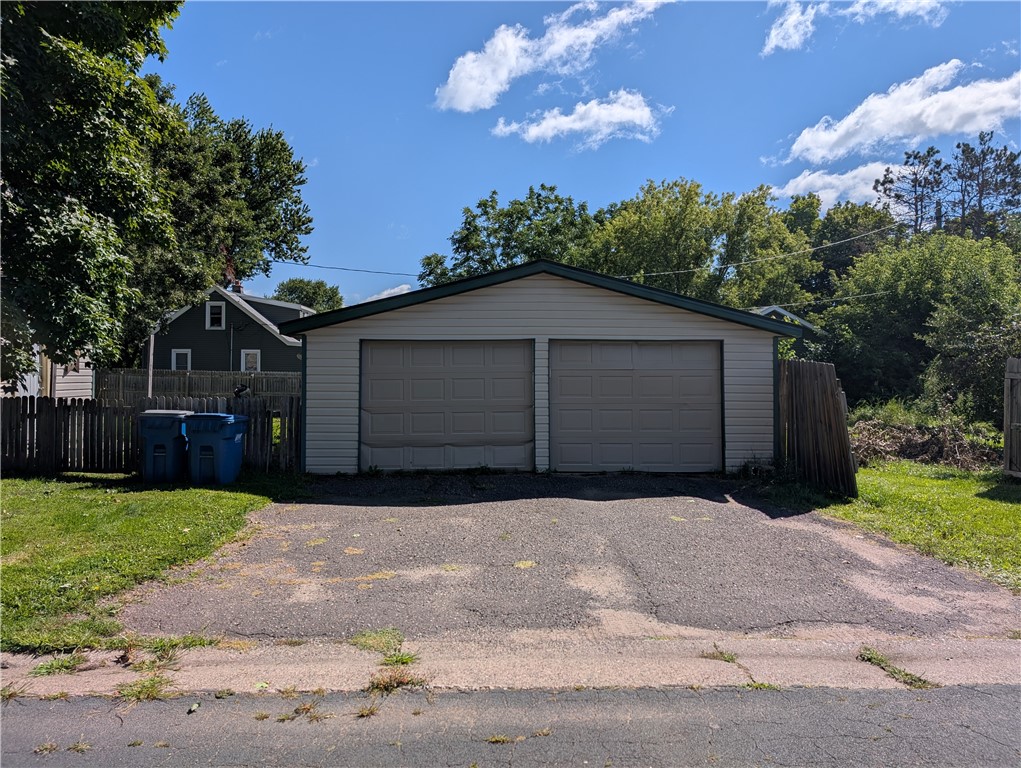 716-Lee-Rice-Lake-WI-54868-1