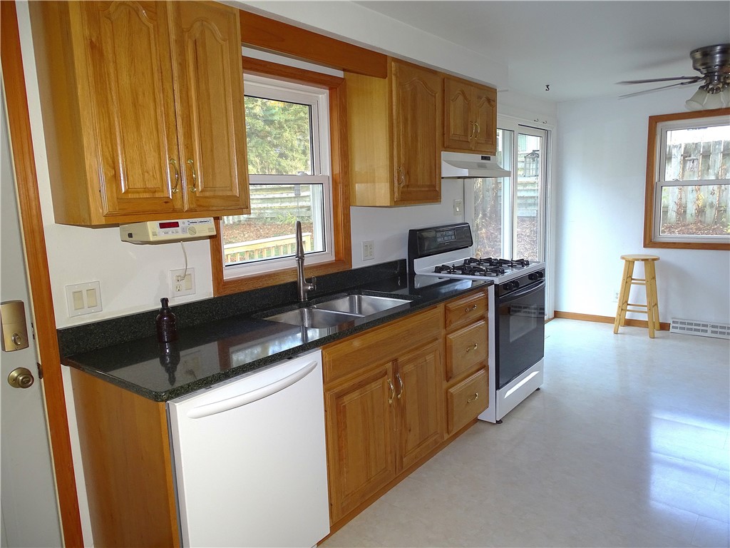 812-11th-Durand-WI-54736-2