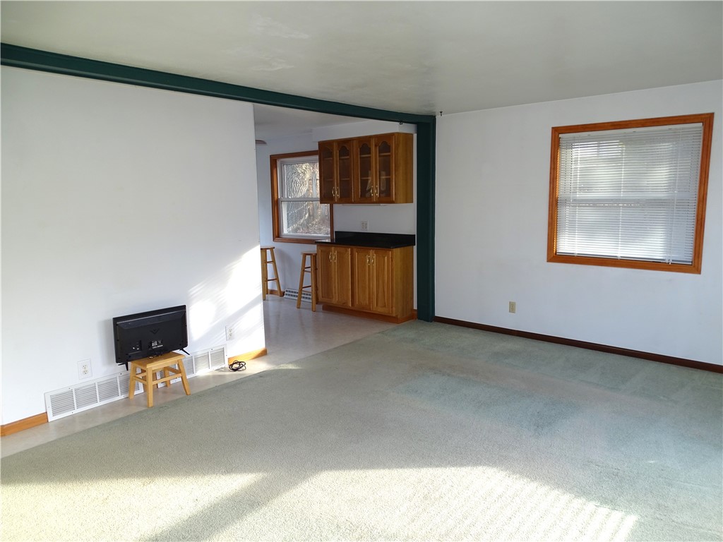 812-11th-Durand-WI-54736-5