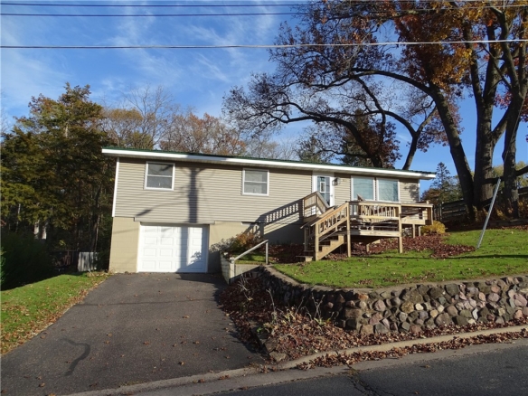 Residentialhouse for sale picture with an address of  812 11th Avenue in Durand and a list price of 219500