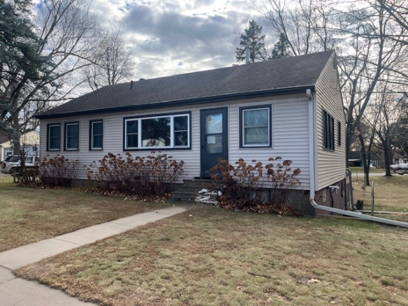 Residentialhouse for sale picture with an address of  827 Truax Boulevard in Eau Claire and a list price of 179900